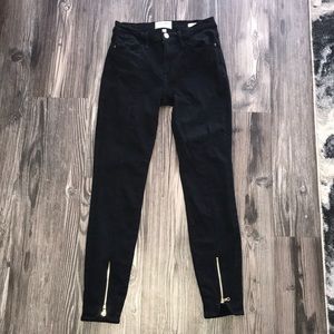 FRAME black denim jeans! Le High Skinny🤍